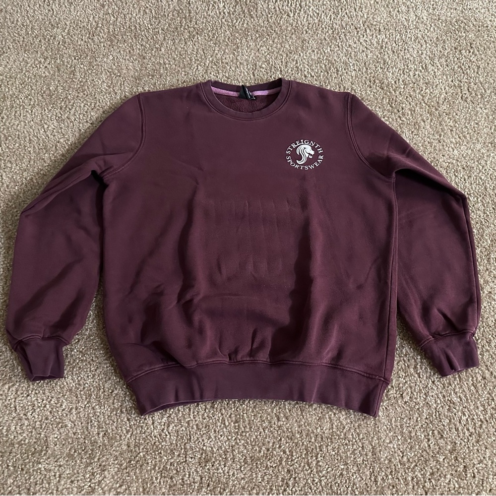 STREIGNTH crewneck